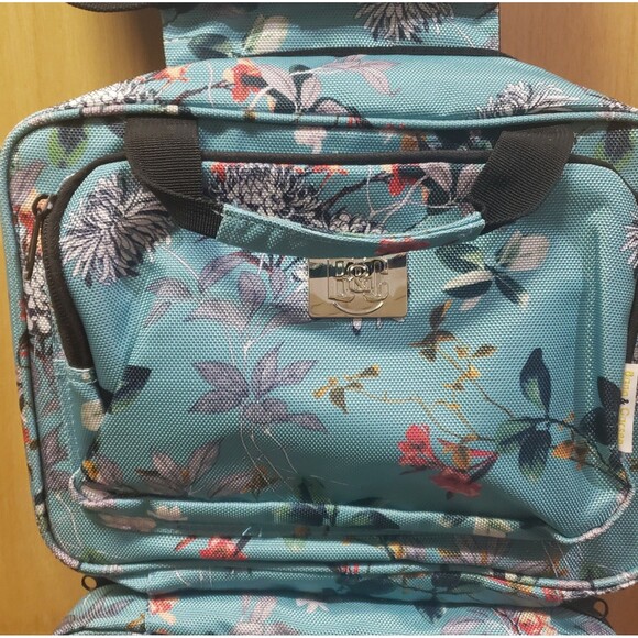 BANG & CARRY
Large Hanging Travel Toiletry Bag For Women and Jewelry - Picture 3 of 5